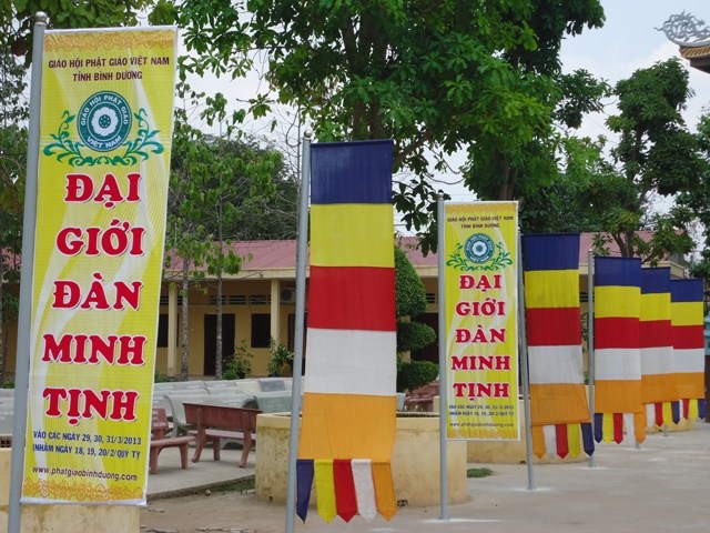 Bình Dương: Tuyển người làm Phật