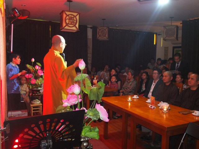 Đêm nhạc Quý Luân – Gieo hương Hoa Từ Bi vào đời