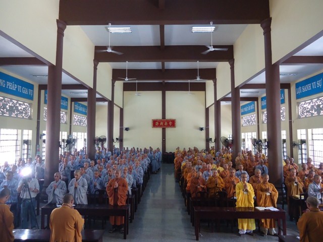 Bình Dương: Tuyển người làm Phật