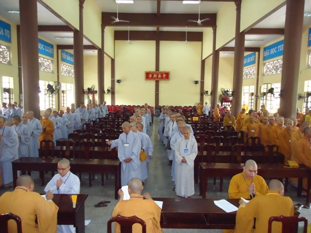 Bình Dương: Tuyển người làm Phật
