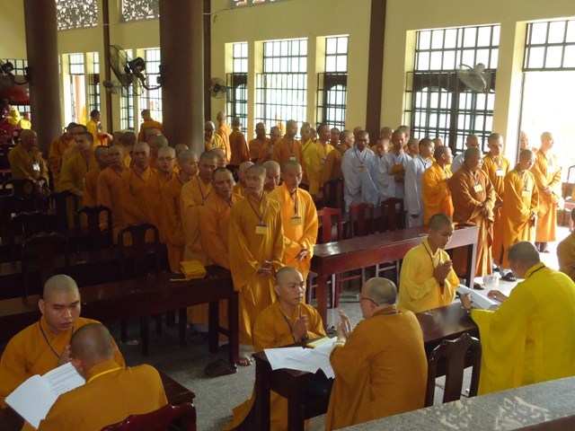 Bình Dương: Tuyển người làm Phật