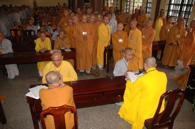 Bình Dương: Tuyển người làm Phật