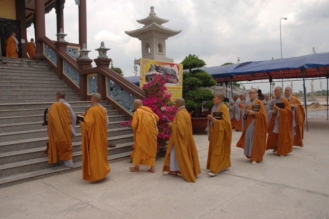 Chùm ảnh: Lễ truyền giới tại đại giới đàn Tịnh Minh - Bình Dương