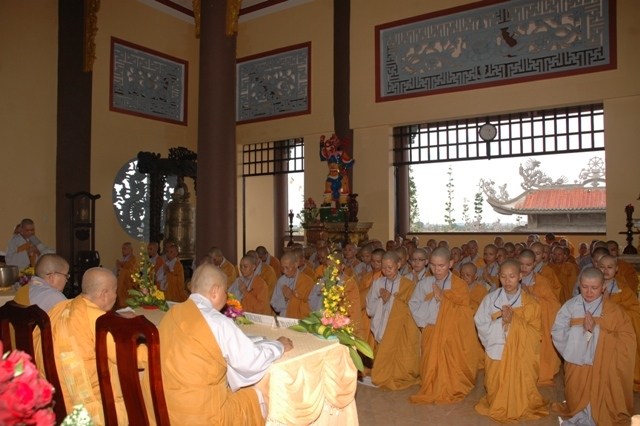 Chùm ảnh: Lễ truyền giới tại đại giới đàn Tịnh Minh - Bình Dương