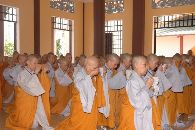 Chùm ảnh: Lễ truyền giới tại đại giới đàn Tịnh Minh - Bình Dương