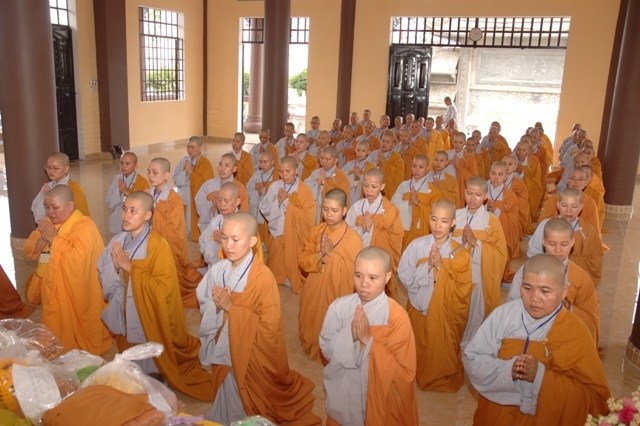 Chùm ảnh: Lễ truyền giới tại đại giới đàn Tịnh Minh - Bình Dương