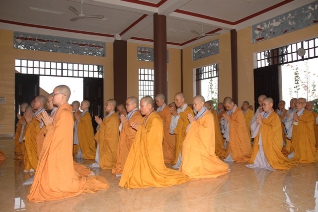 Chùm ảnh: Lễ truyền giới tại đại giới đàn Tịnh Minh - Bình Dương