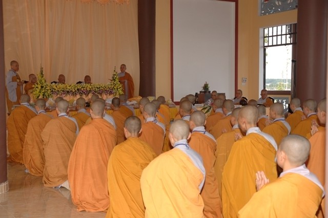Chùm ảnh: Lễ truyền giới tại đại giới đàn Tịnh Minh - Bình Dương
