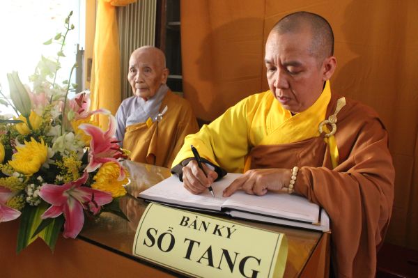 TV Sơn Thắng: Phúng viếng lễ tang cố HT. Thích Đắc Pháp - phần IV