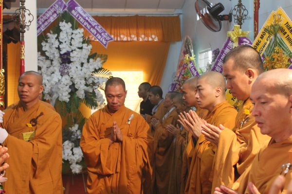 TV Sơn Thắng: Phúng viếng lễ tang cố HT. Thích Đắc Pháp - phần IV