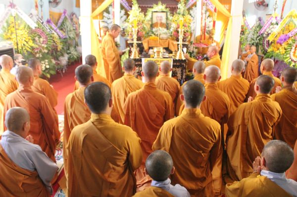 TV Sơn Thắng: Phúng viếng lễ tang cố HT. Thích Đắc Pháp - phần IV