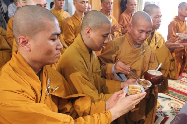 TV Sơn Thắng: Phúng viếng lễ tang cố HT. Thích Đắc Pháp - phần IV