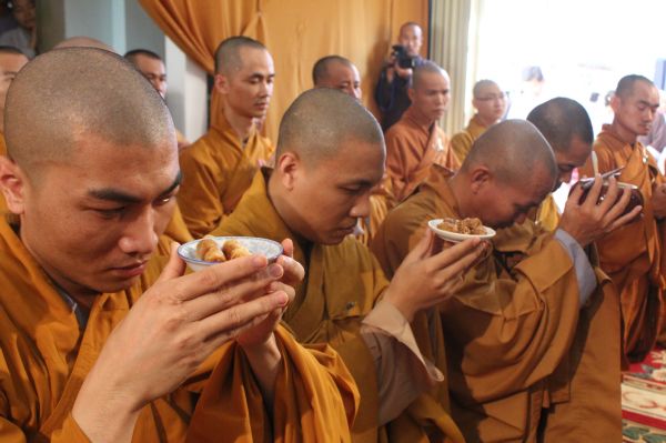 TV Sơn Thắng: Phúng viếng lễ tang cố HT. Thích Đắc Pháp - phần IV