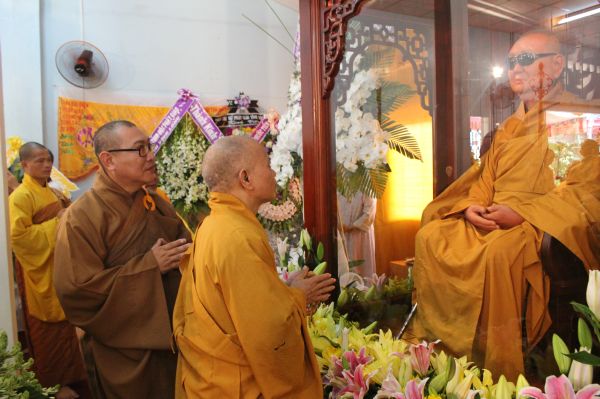 TV Sơn Thắng: Phúng viếng lễ tang cố HT. Thích Đắc Pháp - phần IV