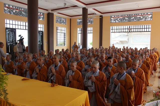 Chùm ảnh: Lễ truyền giới tại đại giới đàn Tịnh Minh - Bình Dương