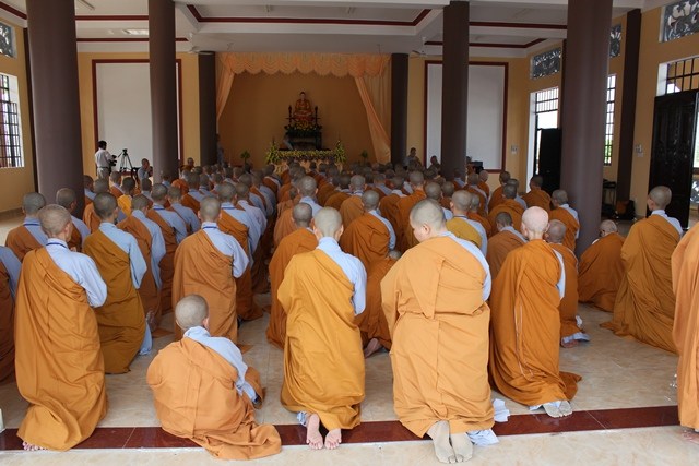Chùm ảnh: Lễ truyền giới tại đại giới đàn Tịnh Minh - Bình Dương