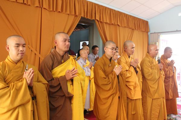 Vĩnh Long: Rước di ảnh về Tổ đình TV Thường Chiếu sám hối Hòa thượng Tôn sư