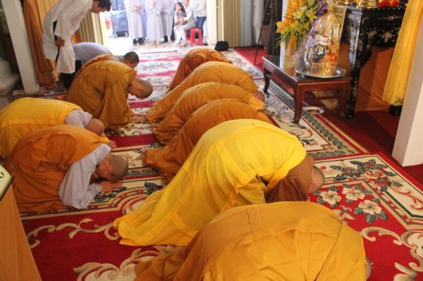 Vĩnh Long: Rước di ảnh về Tổ đình TV Thường Chiếu sám hối Hòa thượng Tôn sư