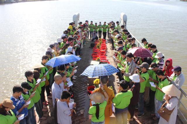Làn Gió Ấm: Di Lặc du xuân mang yêu thương đến mọi miền