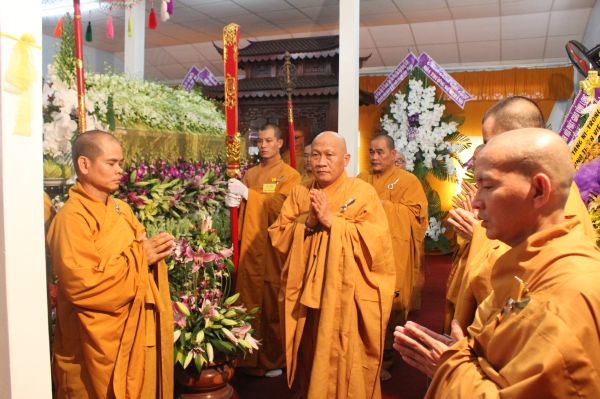 TV Sơn Thắng: Các phái đoàn viếng phần V