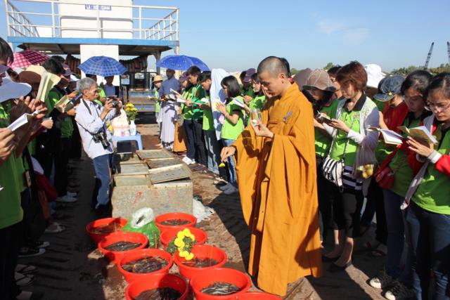 Làn Gió Ấm: Di Lặc du xuân mang yêu thương đến mọi miền