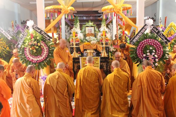 TV Sơn Thắng: Các phái đoàn viếng phần V