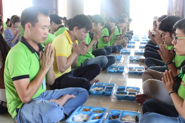 Làn Gió Ấm: Di Lặc du xuân mang yêu thương đến mọi miền