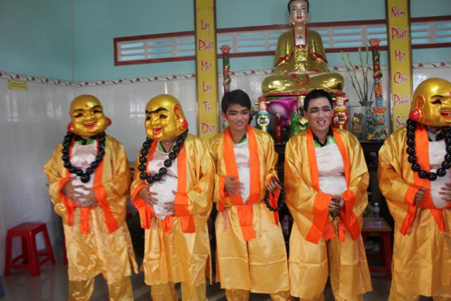 Làn Gió Ấm: Di Lặc du xuân mang yêu thương đến mọi miền