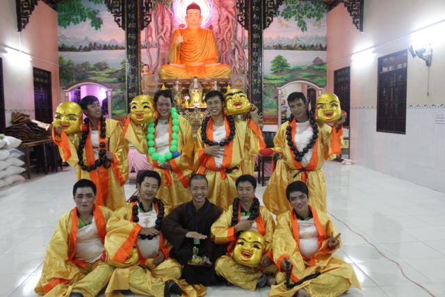 Làn Gió Ấm: Di Lặc du xuân mang yêu thương đến mọi miền