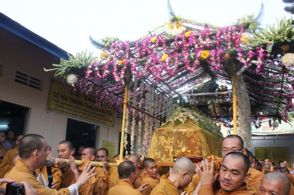 Vĩnh Long: Xúc động chùm ảnh lễ tiễn đưa HT. Thích Đắc Pháp về cõi Phật