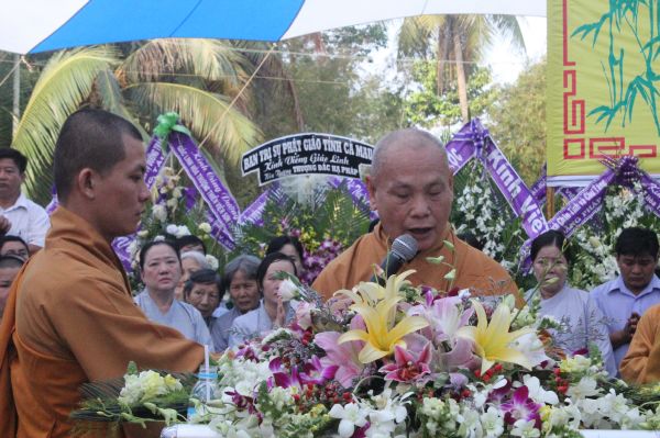Vĩnh Long: Hàng ngàn Tăng Ni, Phật tử tham dự lễ cung tống kim quan nhập Bảo tháp