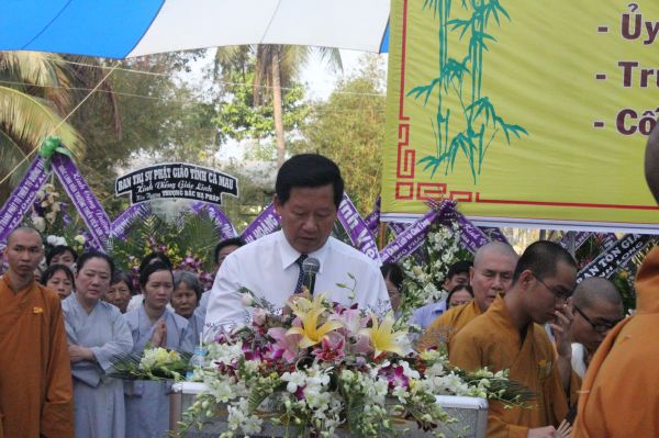 Vĩnh Long: Hàng ngàn Tăng Ni, Phật tử tham dự lễ cung tống kim quan nhập Bảo tháp