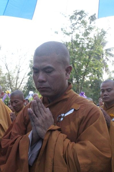 Vĩnh Long: Hàng ngàn Tăng Ni, Phật tử tham dự lễ cung tống kim quan nhập Bảo tháp
