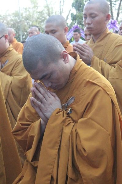 Vĩnh Long: Hàng ngàn Tăng Ni, Phật tử tham dự lễ cung tống kim quan nhập Bảo tháp