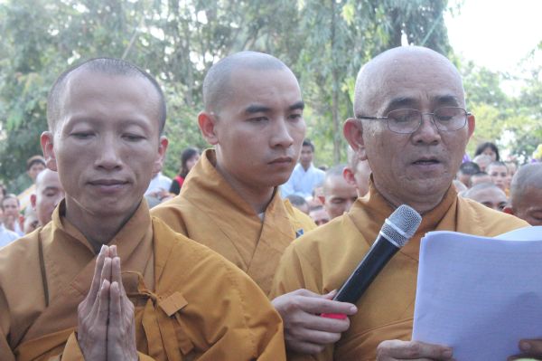 Vĩnh Long: Hàng ngàn Tăng Ni, Phật tử tham dự lễ cung tống kim quan nhập Bảo tháp