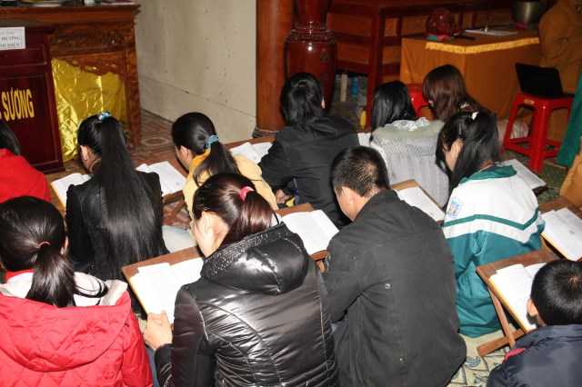 Hội từ thiện Đạo Phật Ngày Nay giúp đỡ người nghèo tại Hà Tĩnh