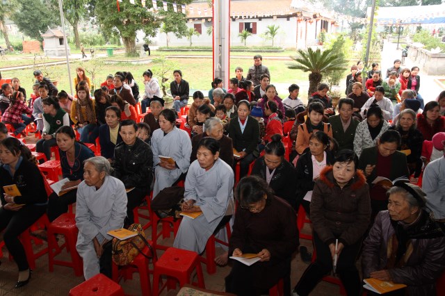 Hội từ thiện Đạo Phật Ngày Nay giúp đỡ người nghèo tại Hà Tĩnh