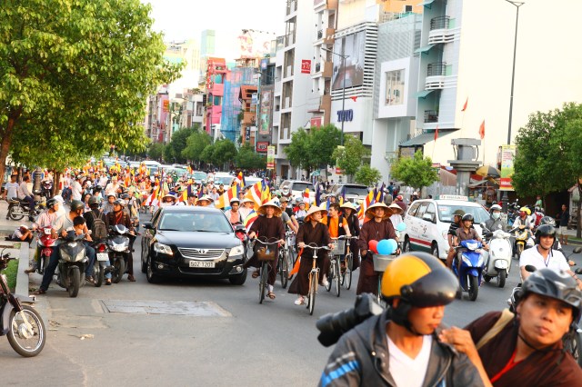 Ban Văn hóa THPG TP. HCM: Diễu hành xe đạp kêu gọi bảo vệ môi trường