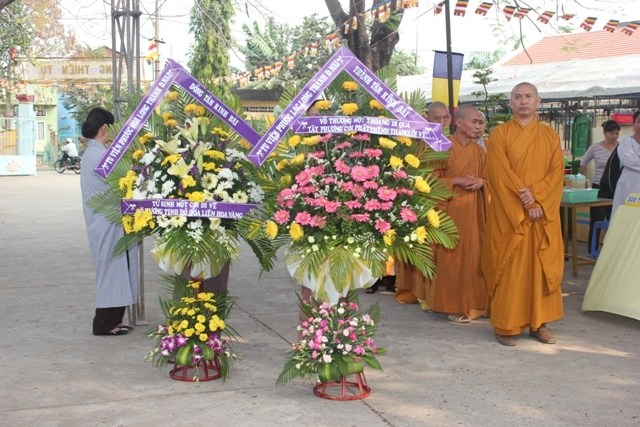 Chùm ảnh: Các phái đoàn viếng cố HT. Thích Huệ Hiền ngày 11/03/2013