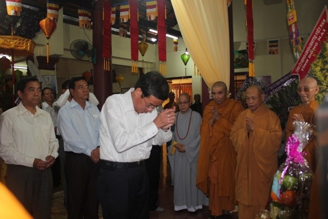 Chùm ảnh: Các phái đoàn viếng cố HT. Thích Huệ Hiền ngày 11/03/2013