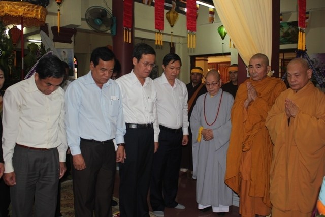 Chùm ảnh: Các phái đoàn viếng cố HT. Thích Huệ Hiền ngày 11/03/2013