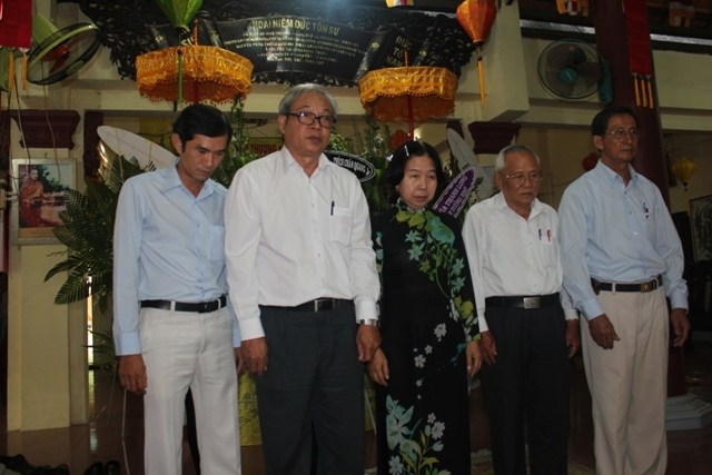 Chùm ảnh: Các phái đoàn viếng cố HT. Thích Huệ Hiền ngày 11/03/2013