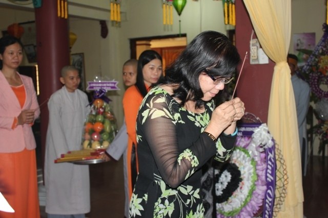 Chùm ảnh: Các phái đoàn viếng cố HT. Thích Huệ Hiền ngày 11/03/2013