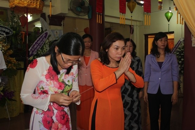 Chùm ảnh: Các phái đoàn viếng cố HT. Thích Huệ Hiền ngày 11/03/2013