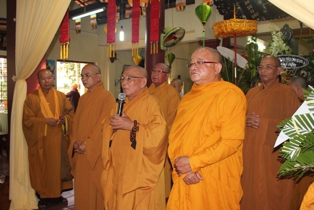 Chùm ảnh: Các phái đoàn viếng cố HT. Thích Huệ Hiền ngày 11/03/2013