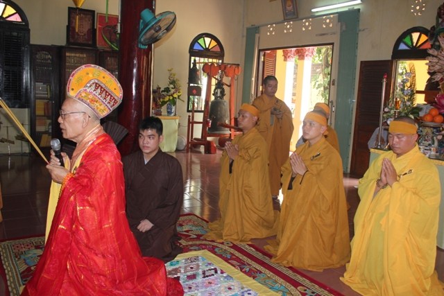 Chùm ảnh: Các phái đoàn viếng cố HT. Thích Huệ Hiền ngày 11/03/2013