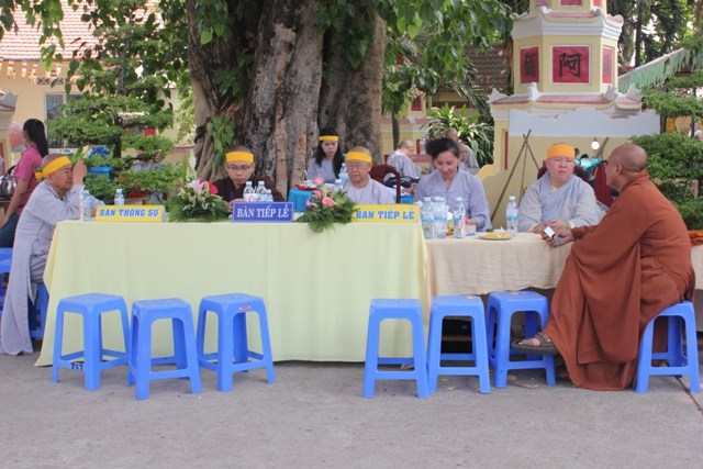 Chùm ảnh: Các phái đoàn viếng cố HT. Thích Huệ Hiền ngày 11/03/2013