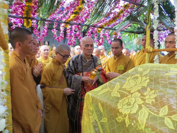 Vĩnh Long: Xúc động chùm ảnh lễ tiễn đưa HT. Thích Đắc Pháp về cõi Phật