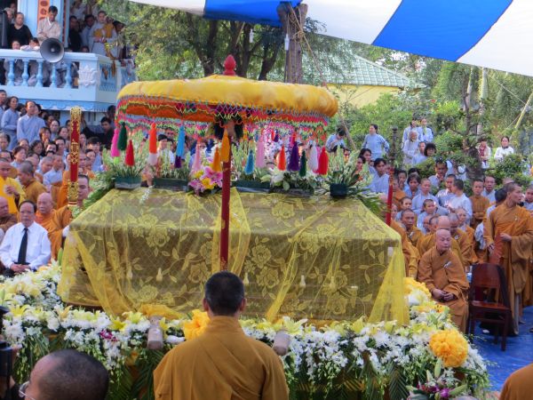Vĩnh Long: Xúc động chùm ảnh lễ tiễn đưa HT. Thích Đắc Pháp về cõi Phật