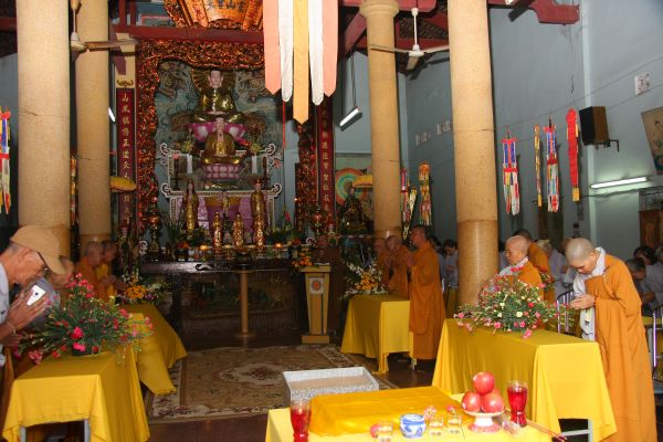 Hóc Môn: Lễ động thổ trùng tu chùa Linh Sơn